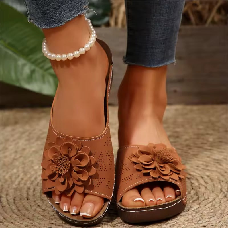 Zanorly™ Sandales Confort Élégance – Semelle Compensée Orthopédique & Fleur Chic pour un Maintien Parfait