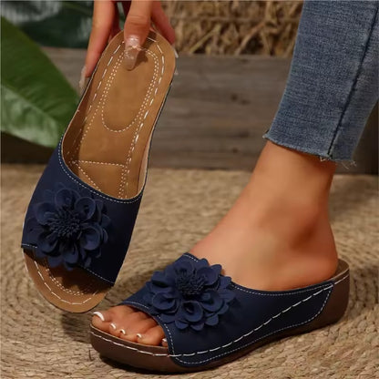 Zanorly™ Sandales Confort Élégance – Semelle Compensée Orthopédique & Fleur Chic pour un Maintien Parfait