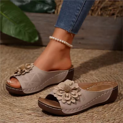 Zanorly™ Sandales Confort Élégance – Semelle Compensée Orthopédique & Fleur Chic pour un Maintien Parfait